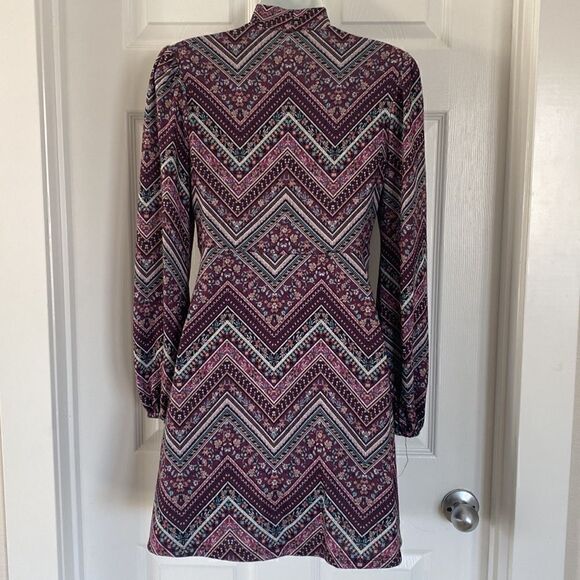 Live To Be Spoiled Chevron Print Boho Long Sleeve Dress Women’s Size S - Picture 2 of 13